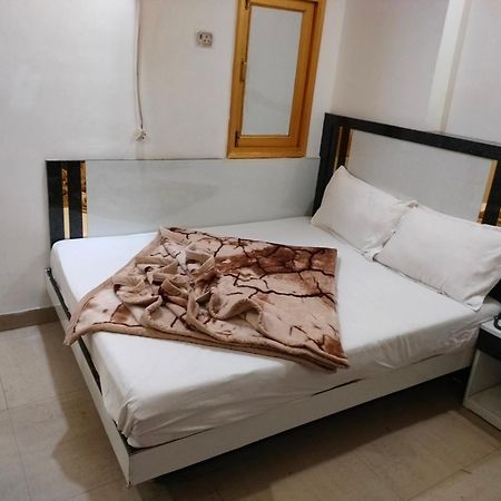Hotel Geetanjali Inn Új-Delhi Kültér fotó