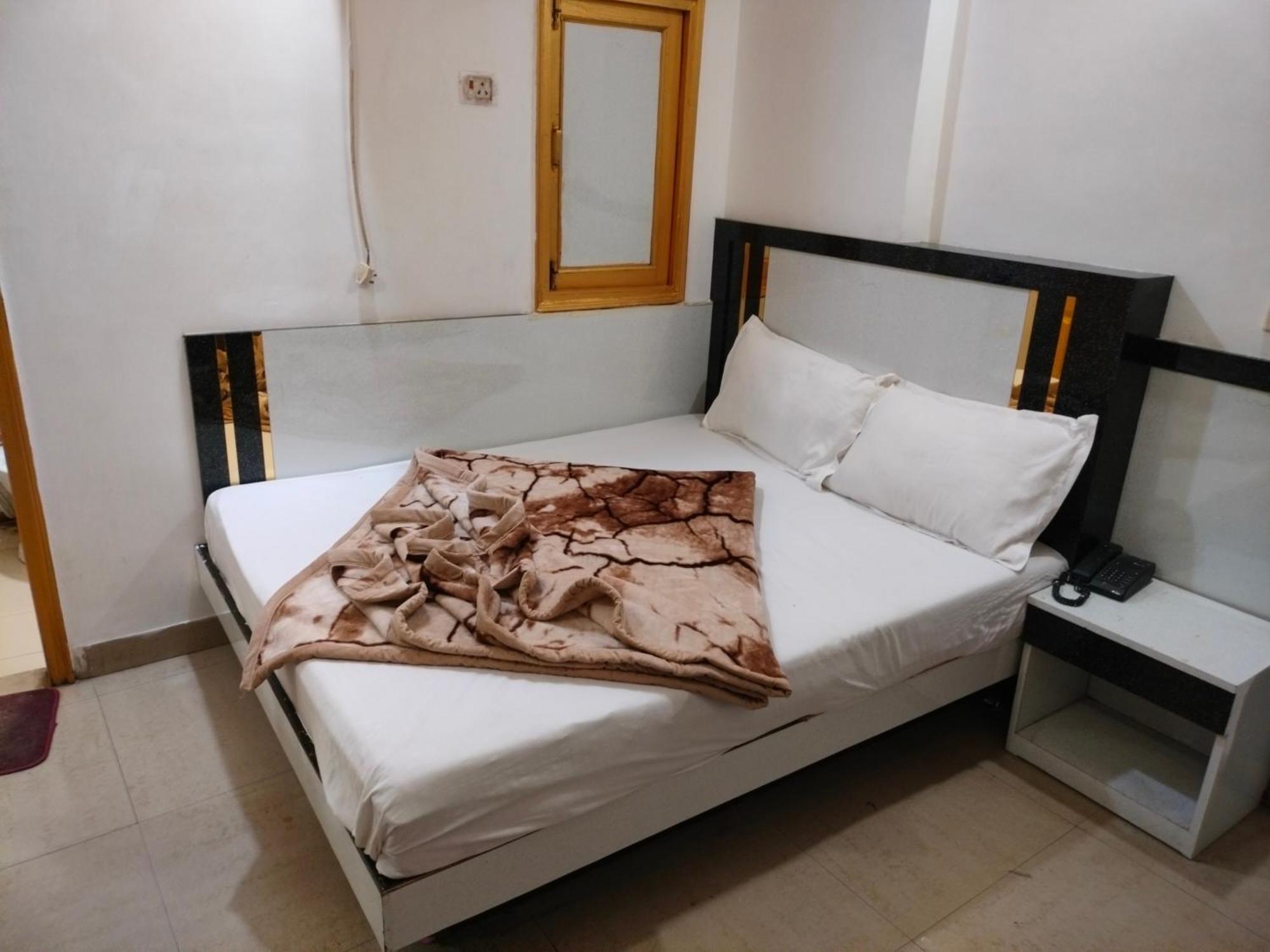 Hotel Geetanjali Inn Új-Delhi Kültér fotó