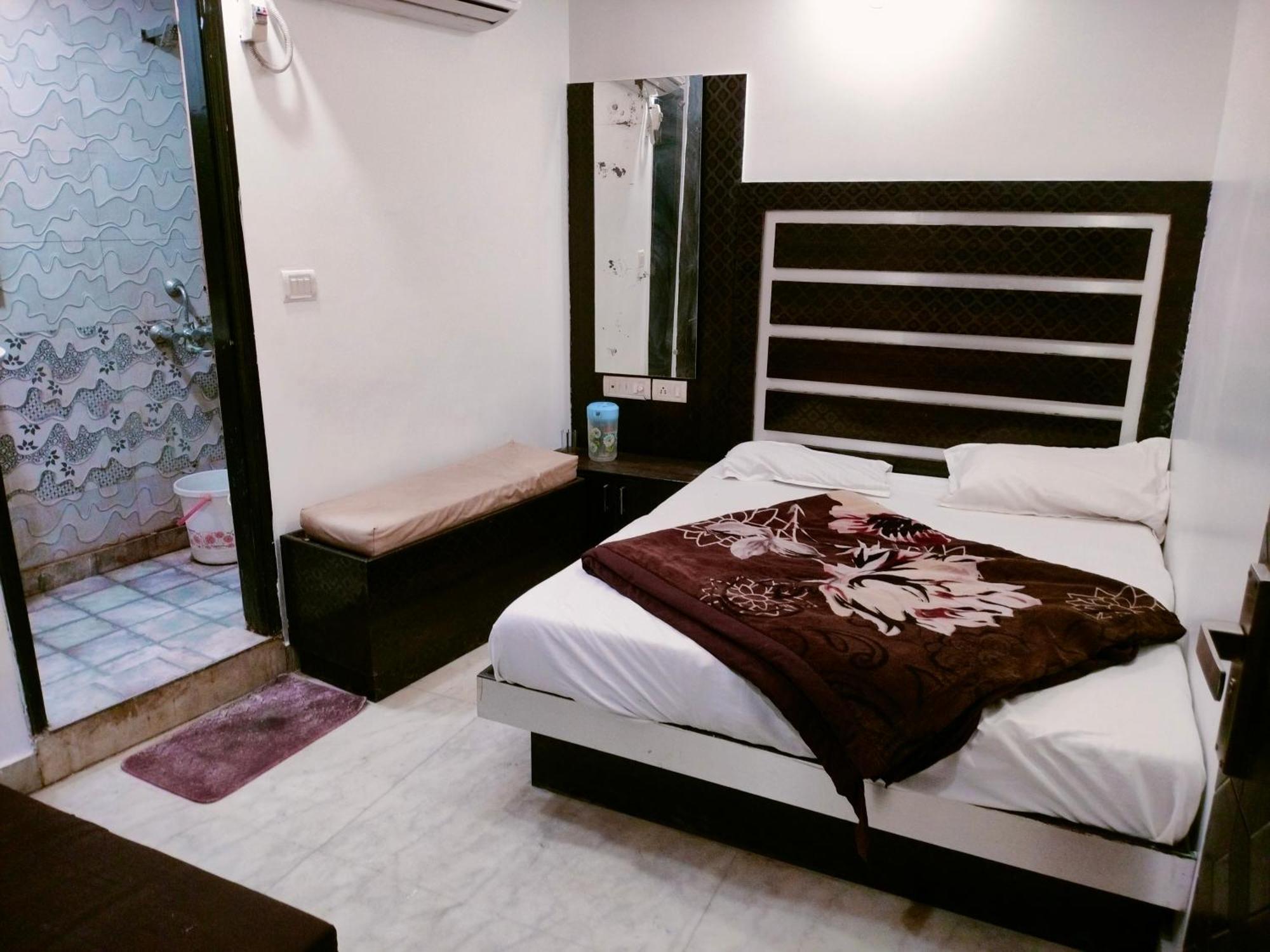 Hotel Geetanjali Inn Új-Delhi Kültér fotó