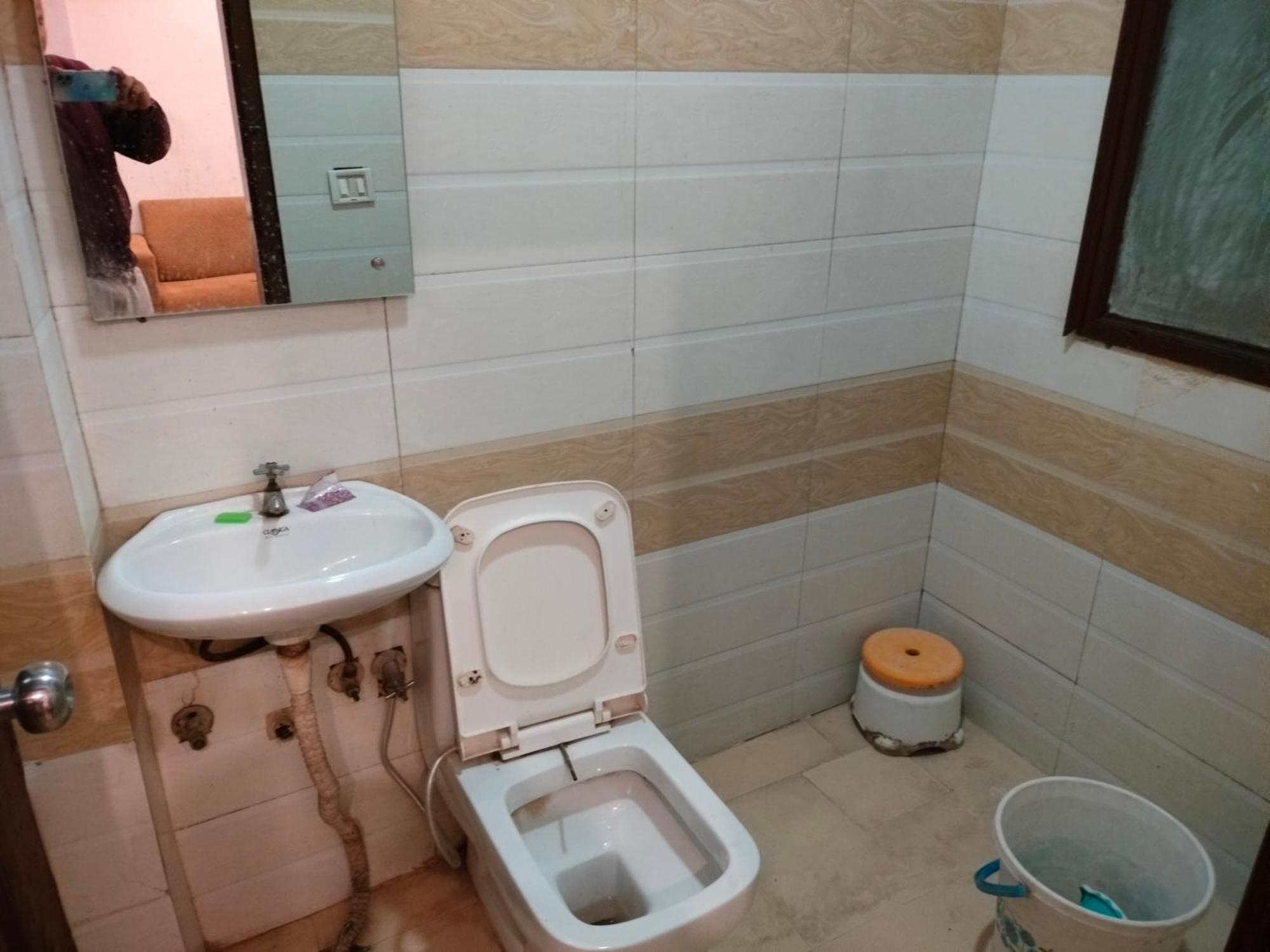 Hotel Geetanjali Inn Új-Delhi Kültér fotó